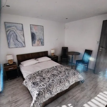 Holiday House-3